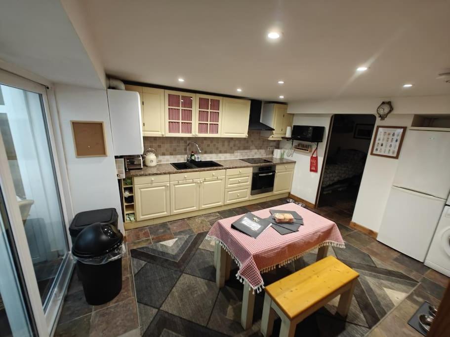 Welsh Miners Cottage Four Bedroom House Treherbert 외부 사진